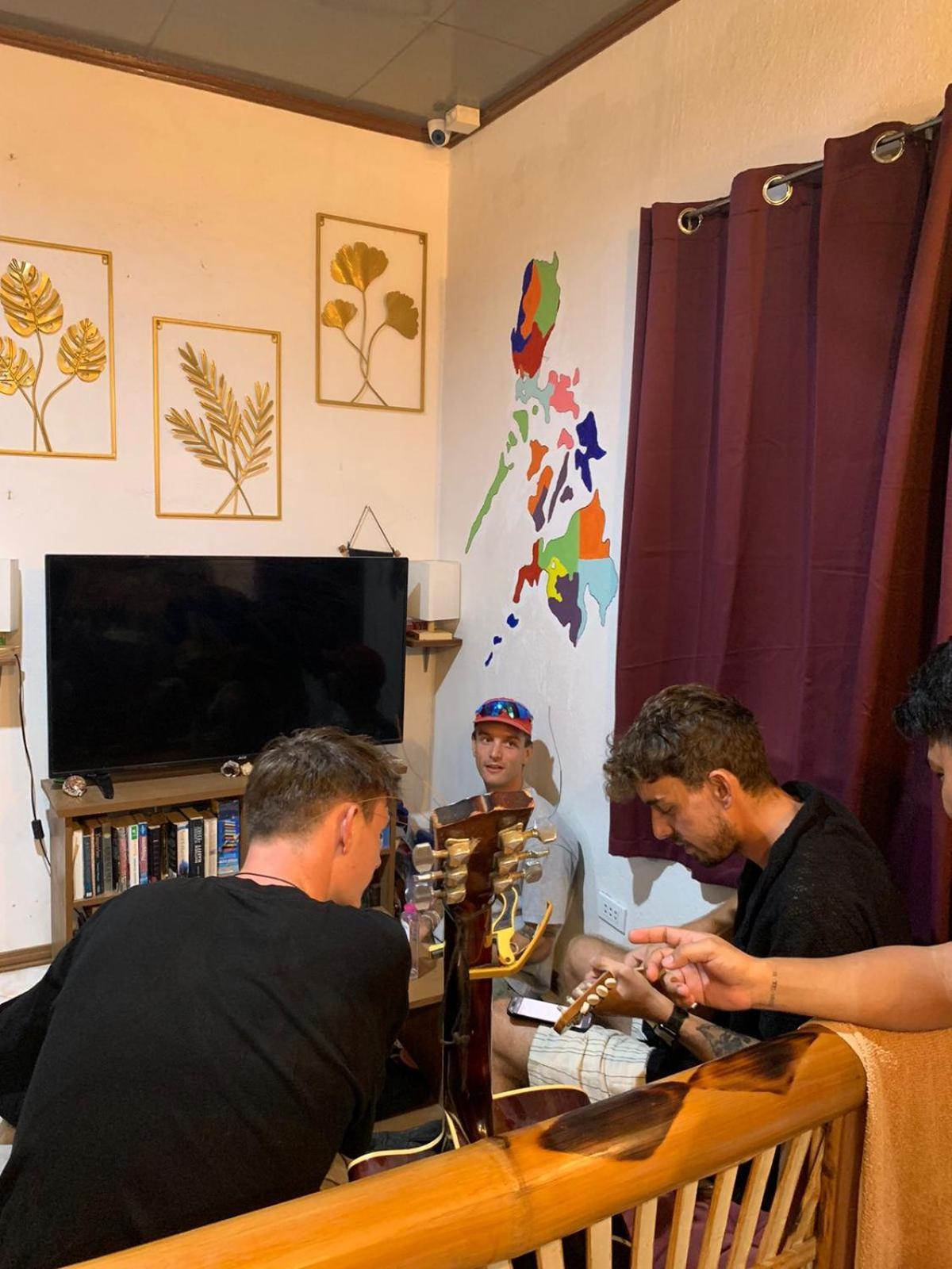 Ohlala Hostel Моалбоал Экстерьер фото